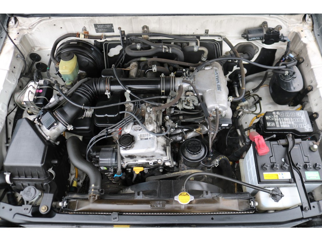 経済性に優れた２７００ｃｃエンジンモデル！タイミングチェーン式ですので、１０万キロ毎の交換も不要です！