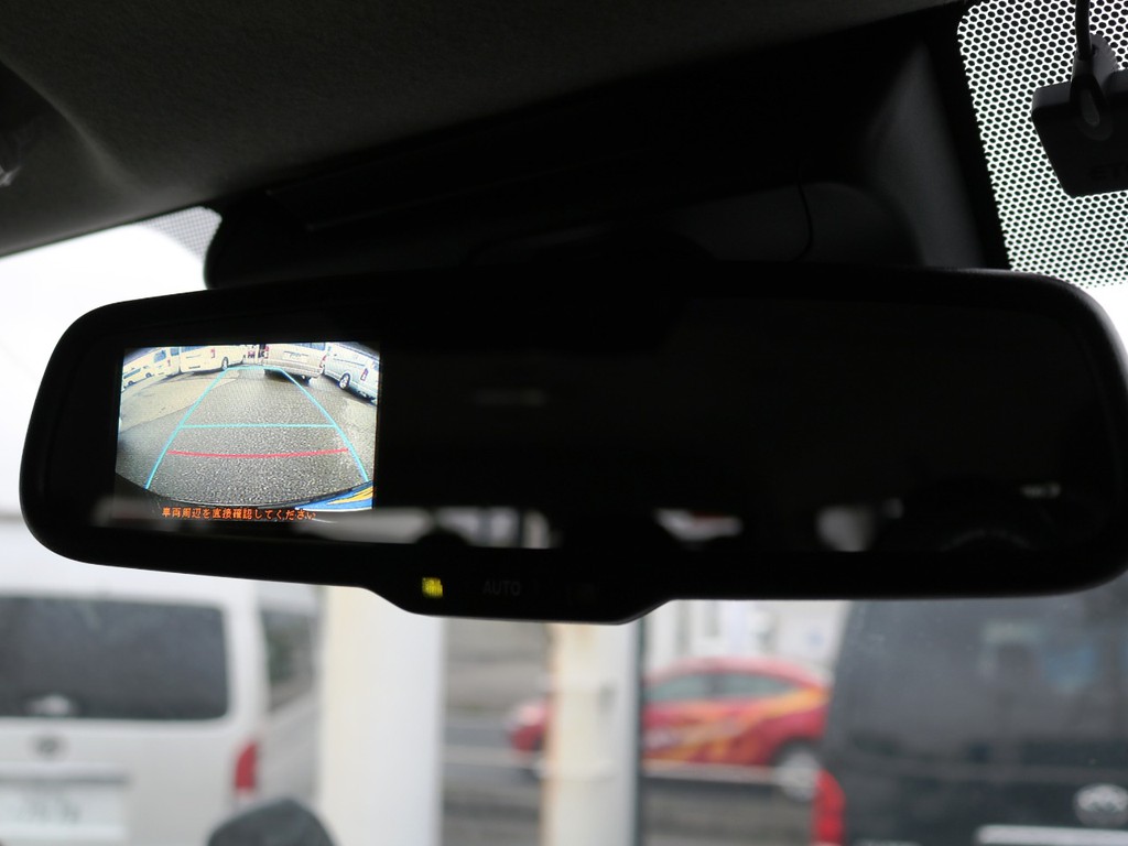 メーカーオプション　バックモニター内蔵自動防眩インナーミラー♪