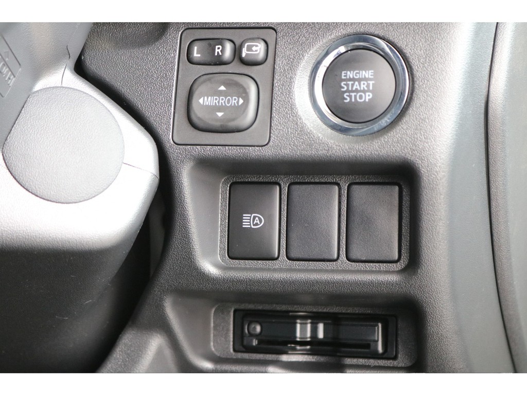 特別仕様標準装備プッシュスタート！ビルトインＥＴＣ２．０搭載でお出かけもスムーズに♪