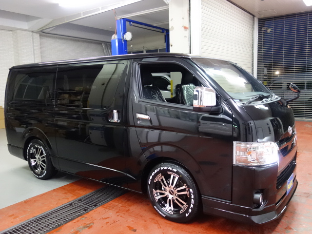 新車ハイエースＶダークプライムⅡ床張りベットＫＩＴパッケージ完成致しました！！店頭在庫車、即納車可能になります！！