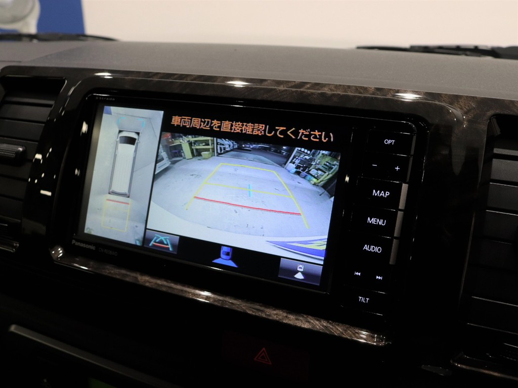 パノラミックビューモニターが装備され後方後退の際にも安心です！