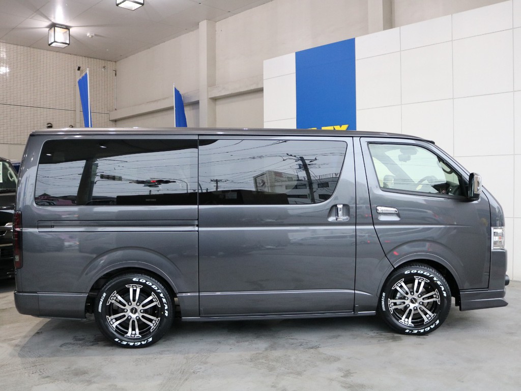 新型！ハイエース！両側パワースライドドア！寒冷地仕様！4WD！1.15インチローダウン☆