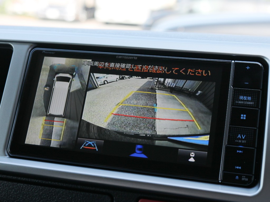 メーカーオプション　パノラミックビューモニター！車両を上から見たような映像をナビに映し出します♪バックカメラのみの映像に切り替えも可能です！