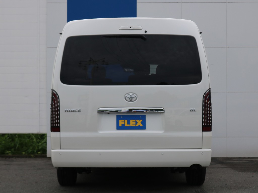 ハイマウントストップランプ上部のカメラはデジタルインナーミラーと連動！積荷があっても後方確認が可能になりました♪