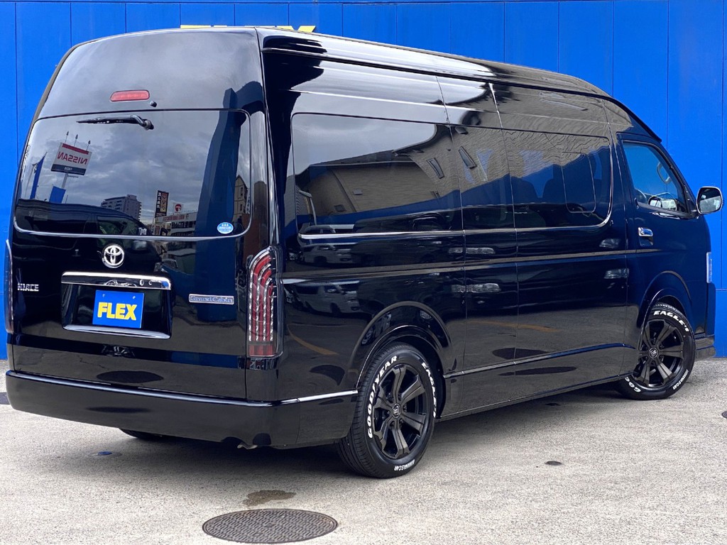 ワイドボディーならではの迫力あるリアビュー！！