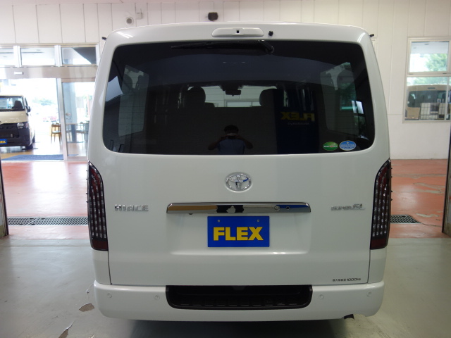 新車ダークプライムⅡ２８００ディーゼルターボナビパッケージ完成致しました！！即納車可能になります！！