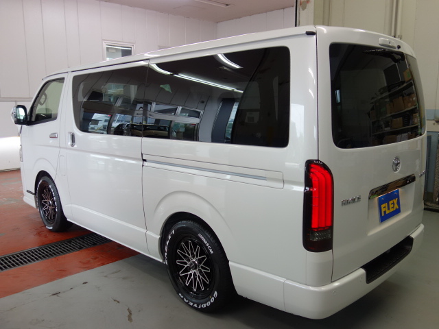 新車ハイエースＶダークプライムⅡ２８００ディーゼルターボナビパッケージ入庫致しました！！店頭在庫車、即納車可能です！！