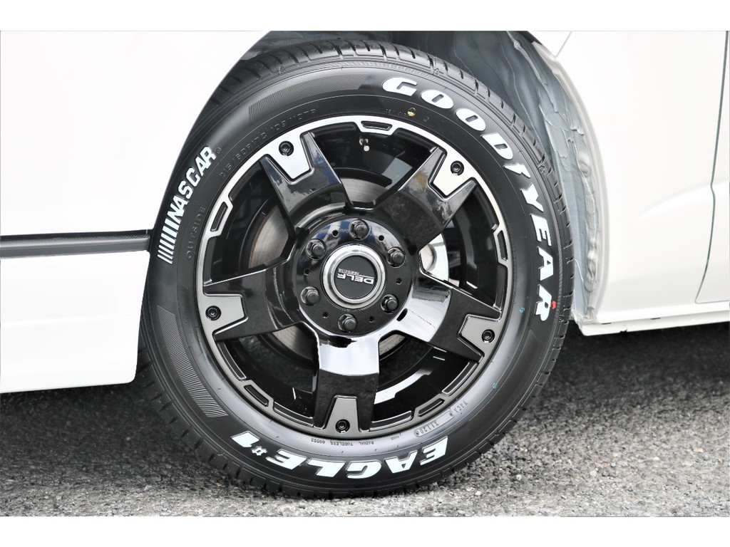 ５本スポークのめずらしいデザインとなっていますよ♪
