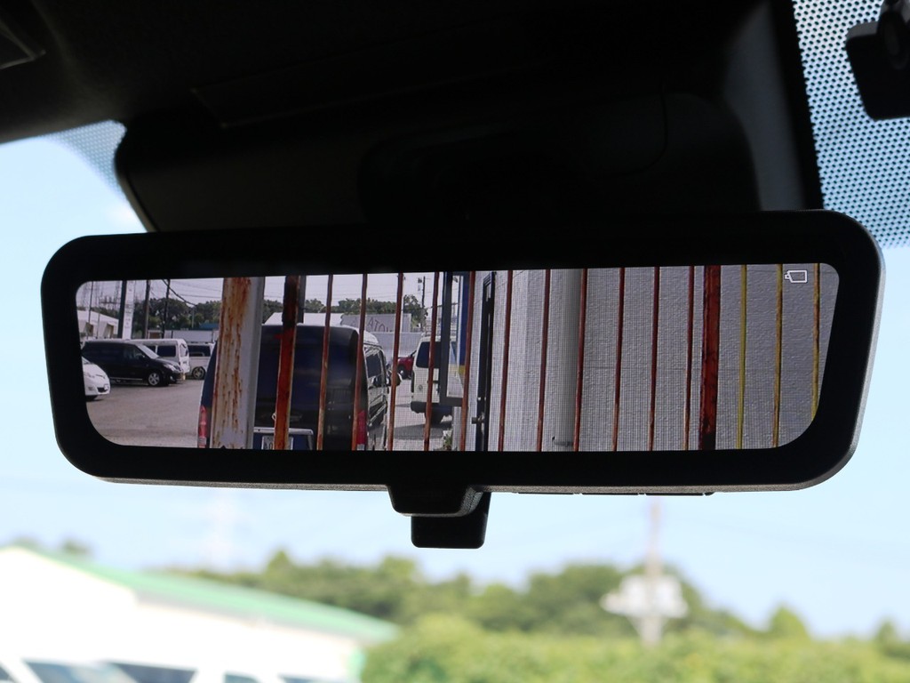 メーカーオプション　デジタルインナーミラー♪車両後方の映像をミラーに映し出します！