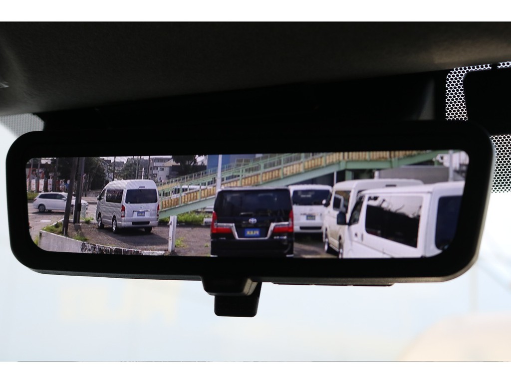 デジタルインナーミラー搭載☆積荷があっても後方確認が可能になりました！