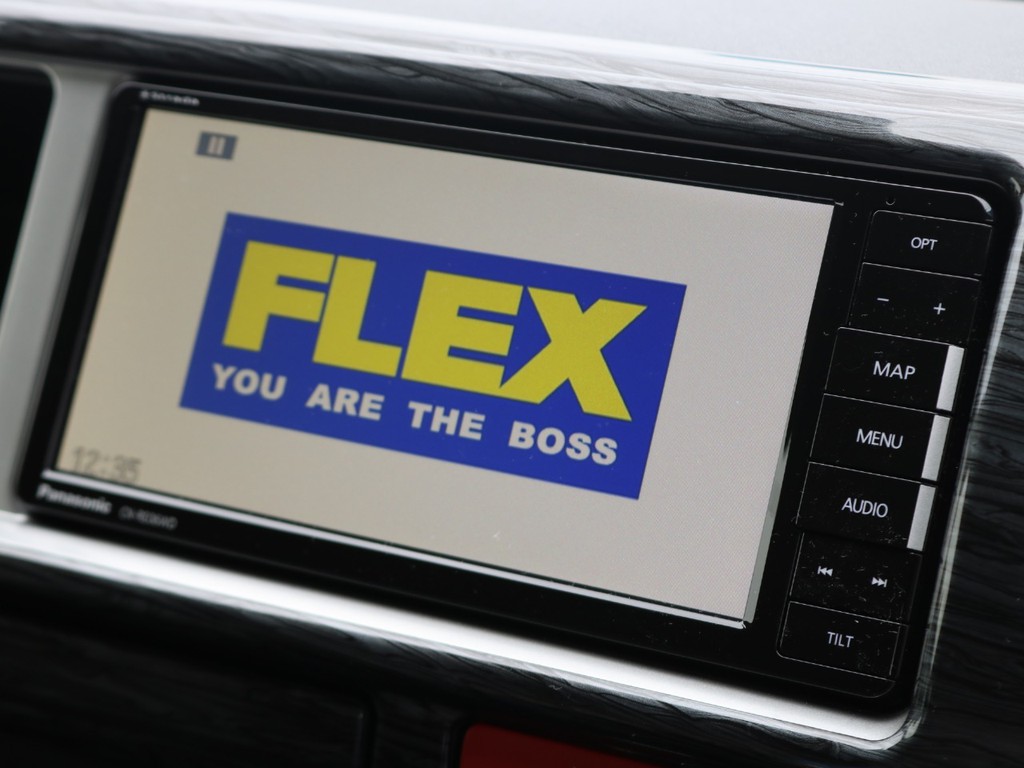パナソニックフルセグナ搭載♪Bluetooth対応、バックカメラと連動施工済み！
