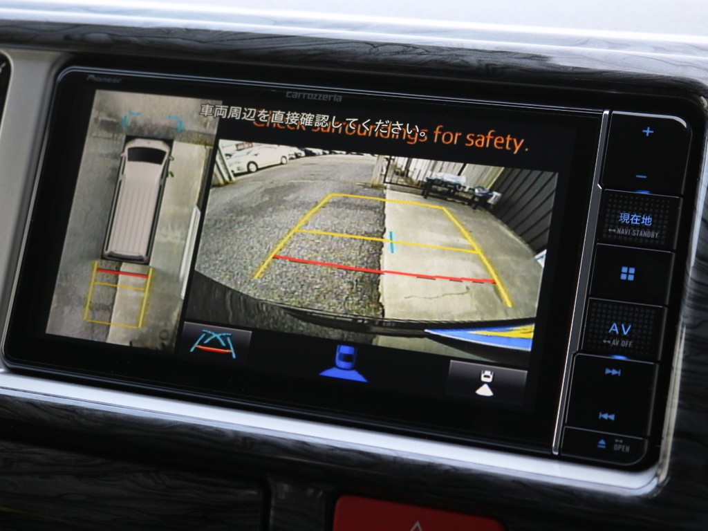 メーカーオプション　パノラミックビューモニター！車体を上から見たような映像をナビに映し出します♪