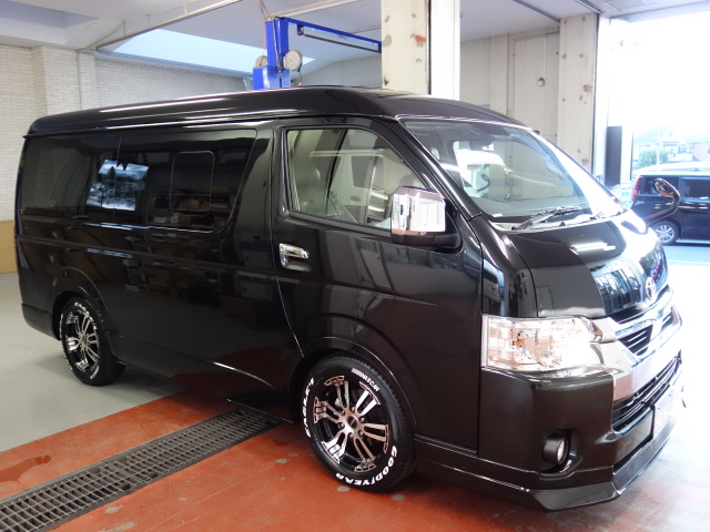 新型ハイエースＶｅｒ５シートアレンジツインナビパッケージ完成致しました！！店頭在庫車、即納車可能になります！！