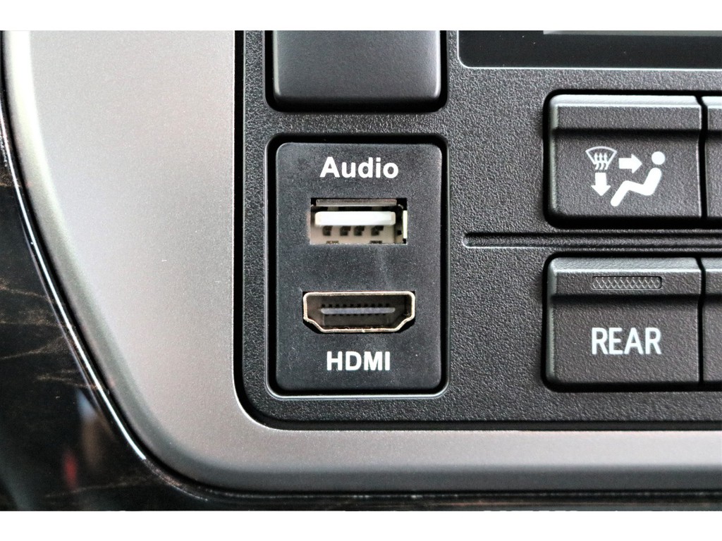 話題のＨＤＭＩソケットや急速充電ＵＳＢ☆スマホミラーリング接続が可能です！