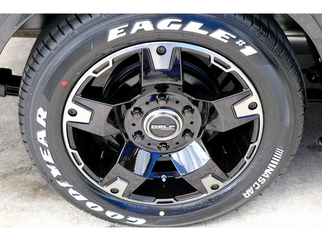 Ｄｅｌｆ０３　１７インチ　ナスカーホワイトレタータイヤをセット！！