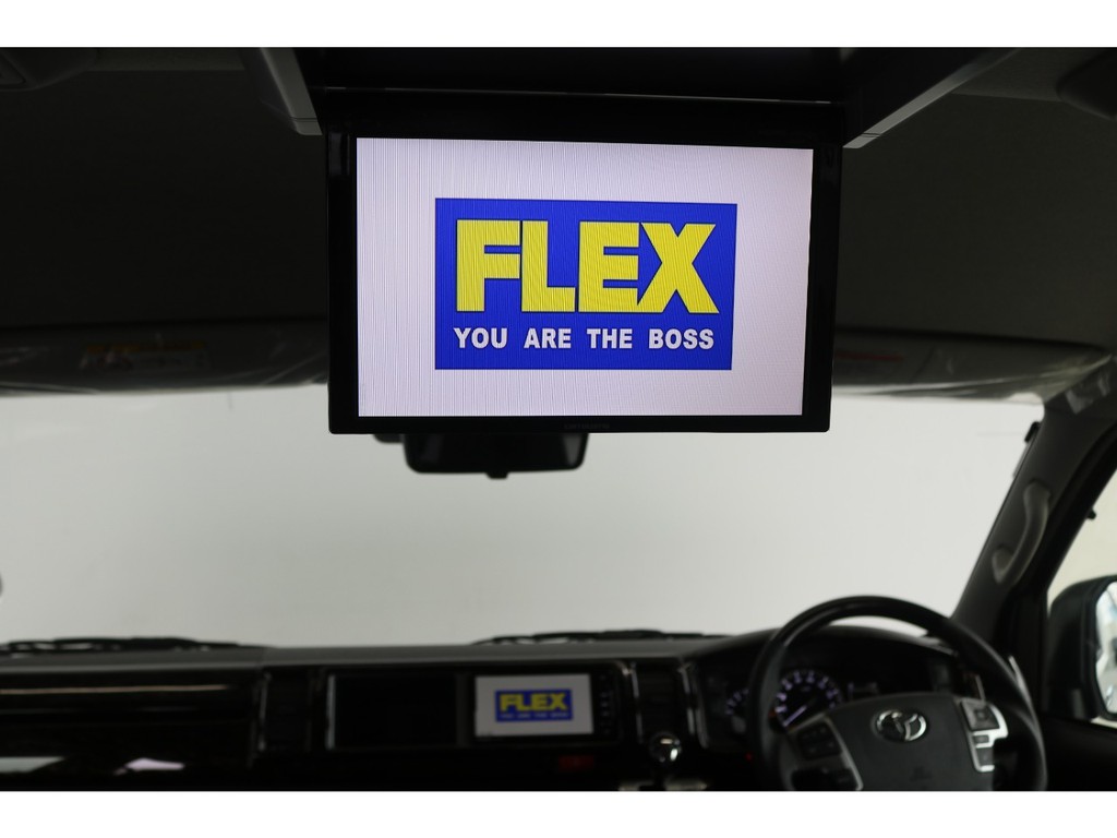 新品カロッツェリア製フリップダウンモニター設置済み！後部座席の方も映像をお楽しみいただけます。