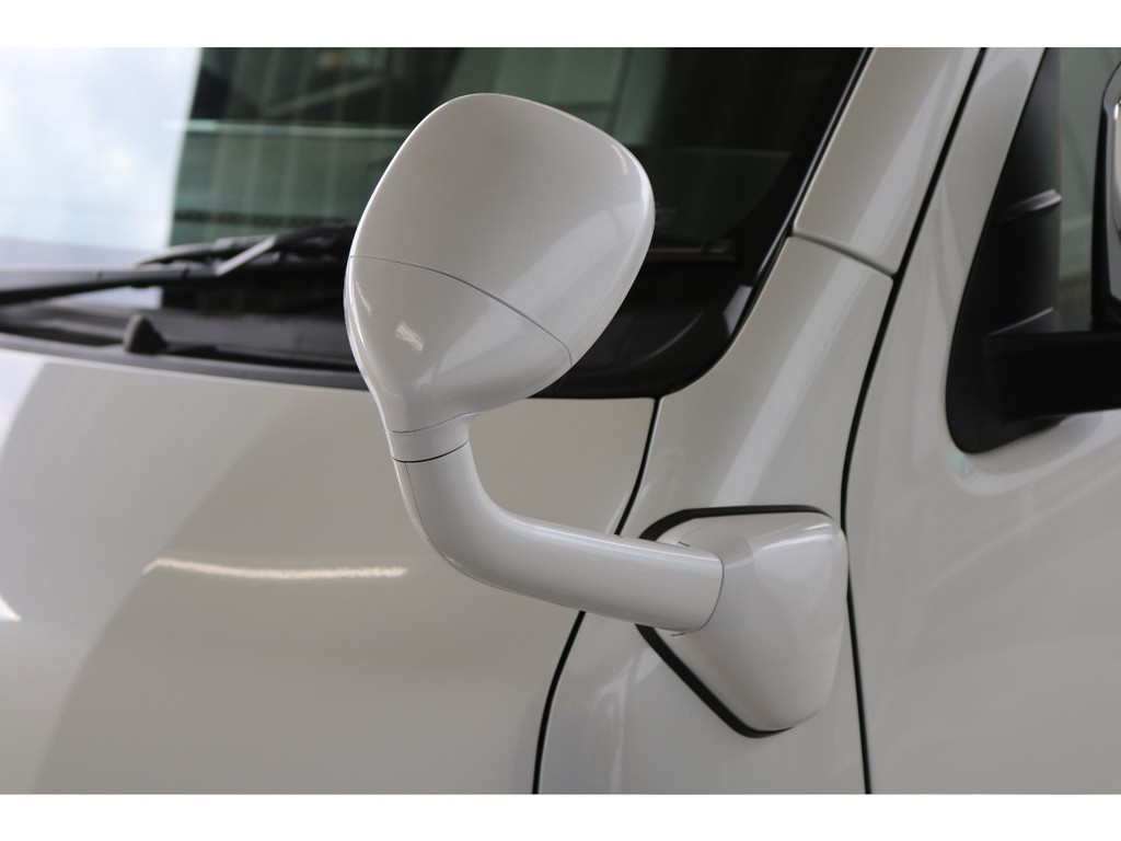 フロントコーナーミラー同色塗装済み（パールホワイト）