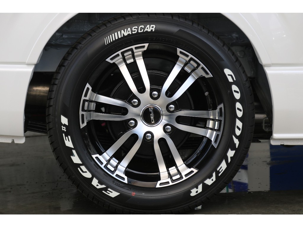 新品オリジナルDELF02　17インチ＆ナスカータイヤ装着済み！