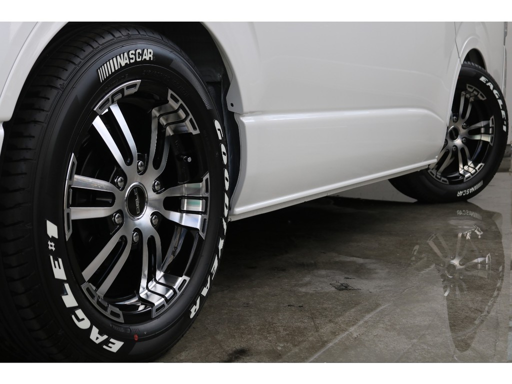 フレックスオリジナルオーバーフェンダー装着済み！ローダウン量以上に下がって見えつつ車検対応な優れもの！