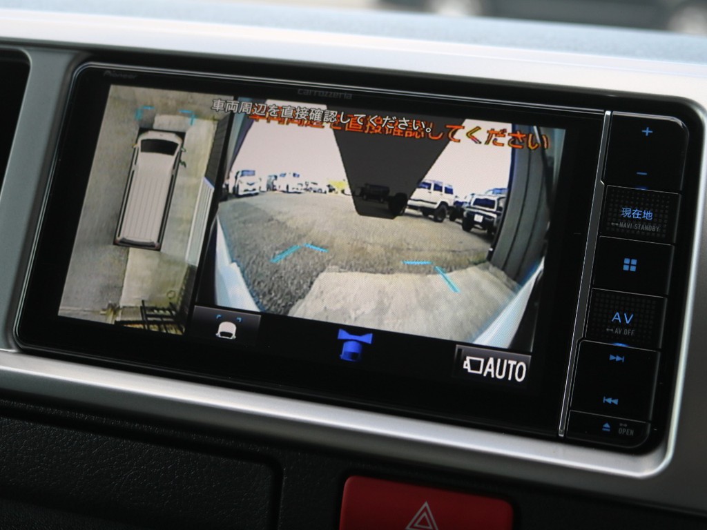 メーカーオプション　パノラミックビューモニター！車体を上から見たような映像をナビに映し出します♪