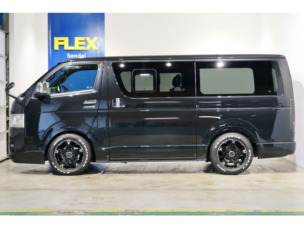 人気のブラックマイカをかっこよくカスタマイズした車両です！