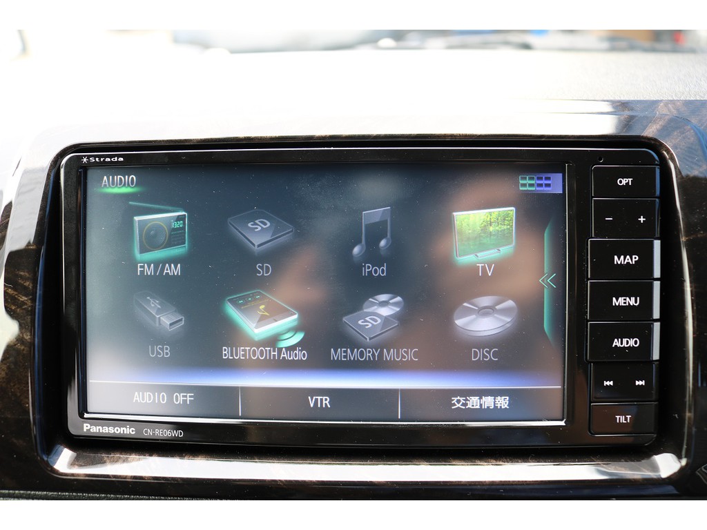 パナソニック製ストラーダフルセグナビ装着！Bluetooth対応となっております☆