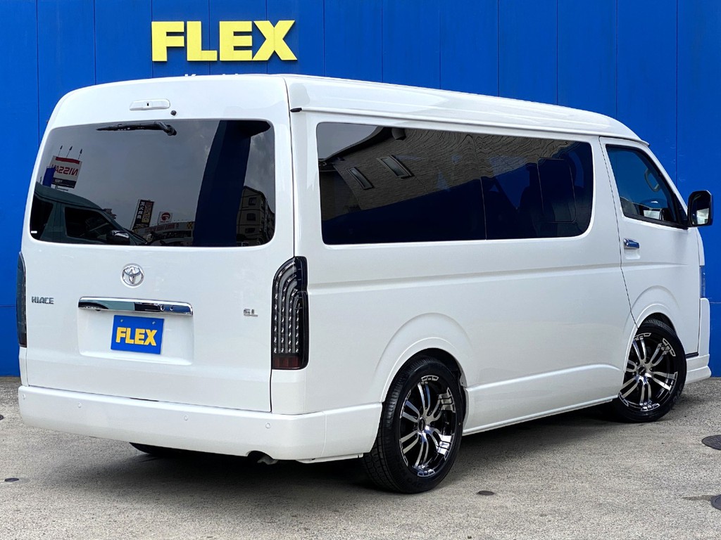 ワイドボディーならではの迫力あるリアビュー！！