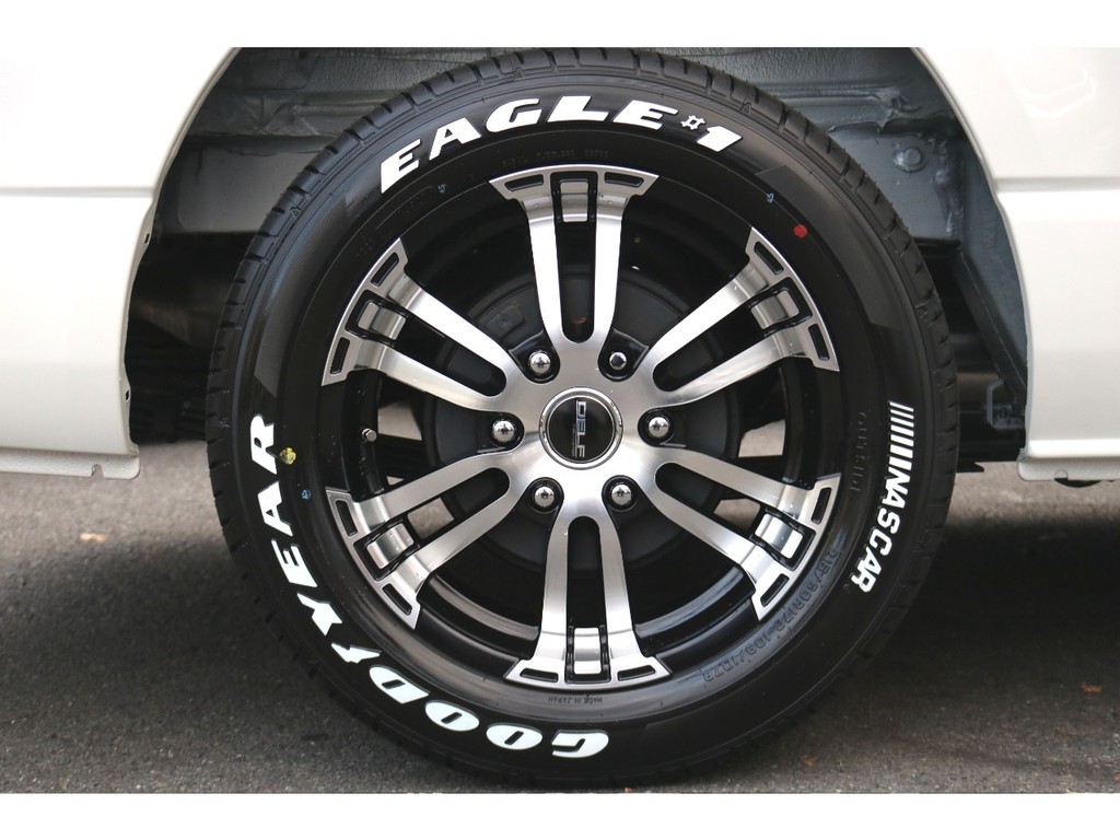 ＦＬＥＸ　Ｄｅｌｆ０２　１７インチアルミ！ＧＯＯＤＹＥＡＲタイヤ