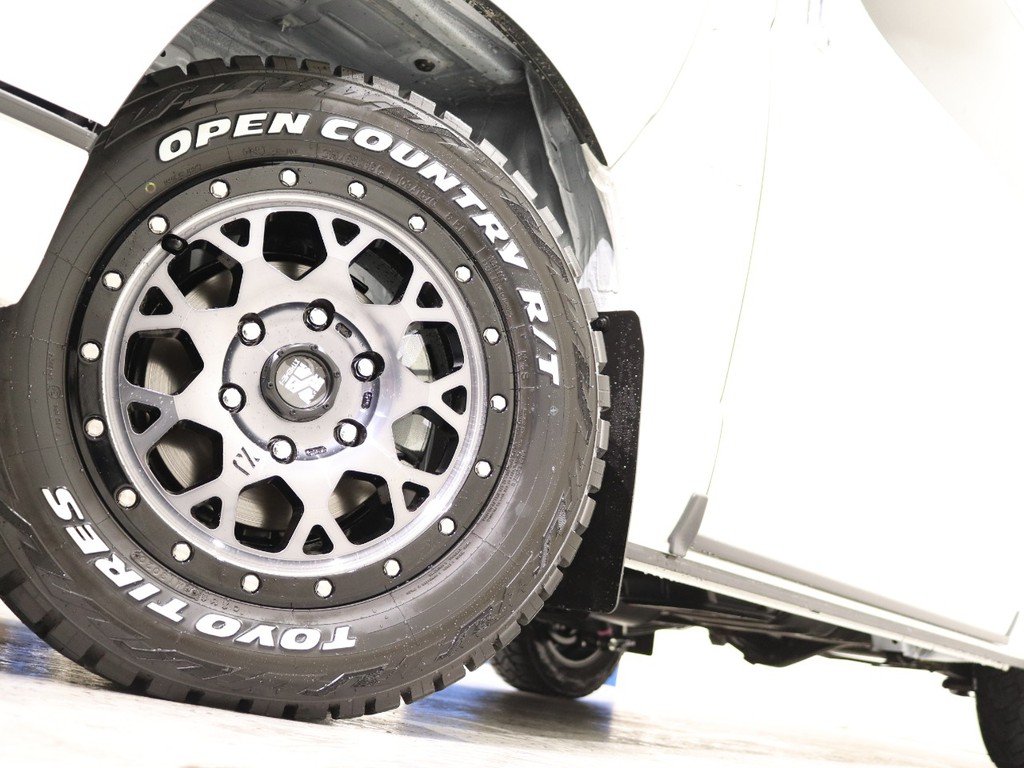 足元はXJ4をインストール！