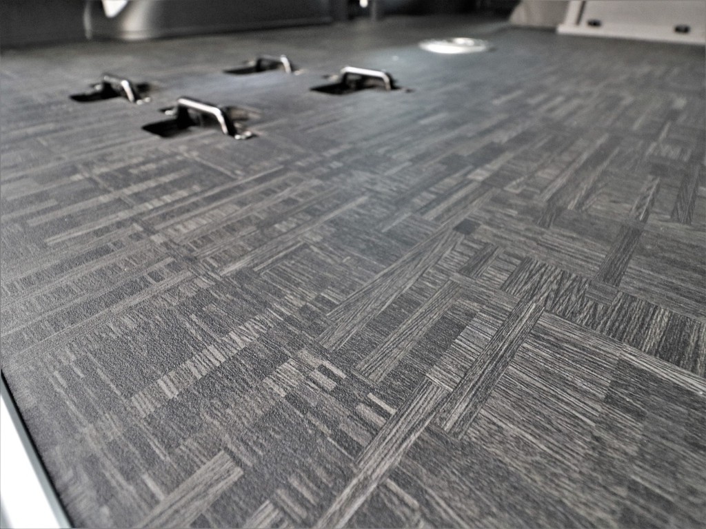 床張り施工でお掃除もラクチンです！！