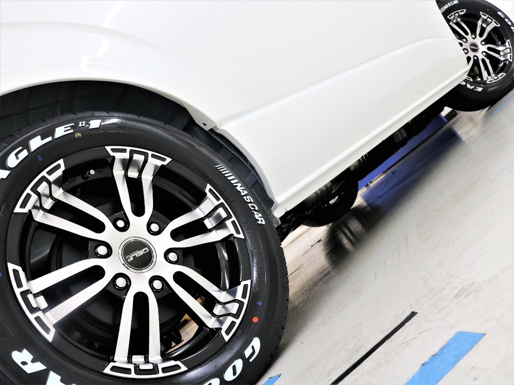 １７inchＦＬＥＸオリジナル【Ｄｅｌｆ０２】アルミホイール＆グットイヤーナスカータイヤ！