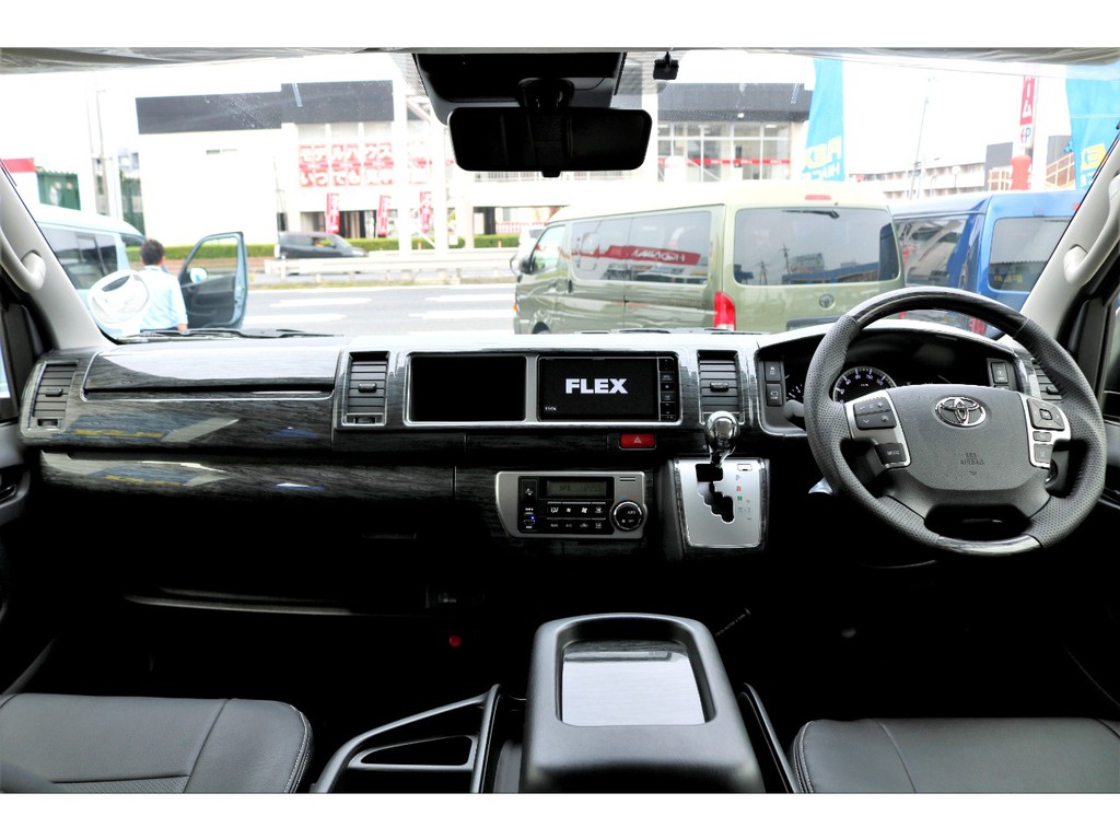 ブラックウッドインテリアキットで高級感溢れる内装！！