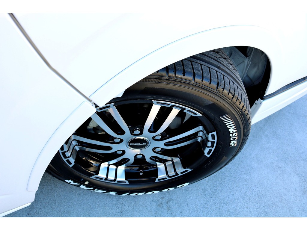 ＦＬＥＸオリジナル Ｄｅｌｆｉｎｏ Ｌｉｎｅオーバーフェンダー装備！！