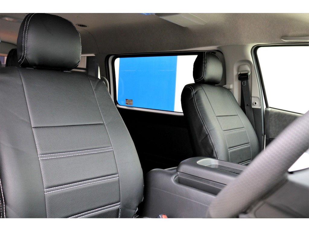 全席に専用シートカバーを完備！！