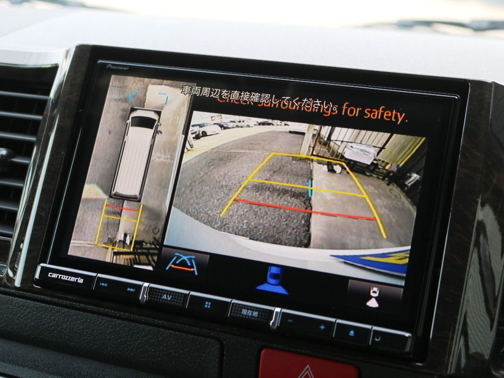 メーカーオプション　パノラミックビューモニター！車体を上から見たような映像をナビに映し出します♪