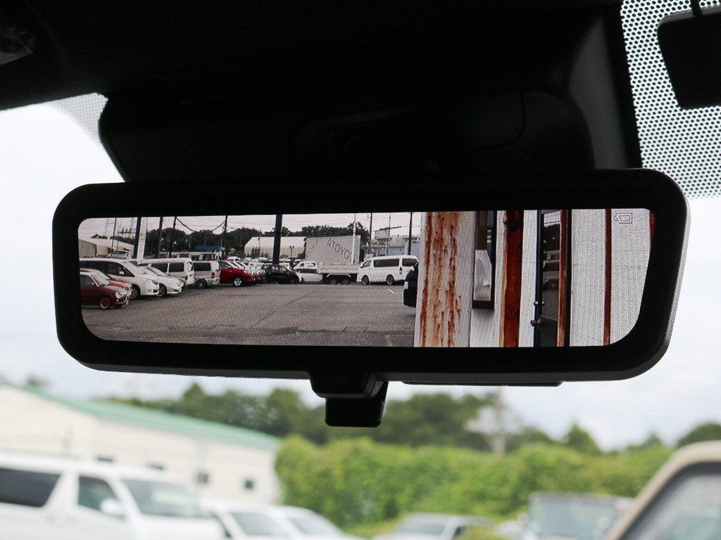 メーカーオプション　デジタルインナーミラー！車両後方の映像を常にミラーに映し出します♪