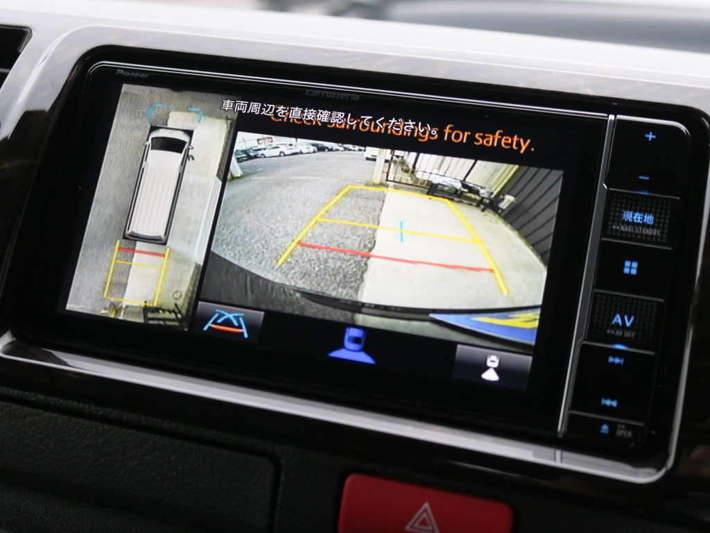 メーカーオプション　パノラミックビューモニター！車体を上から見たような映像をナビに映し出します♪