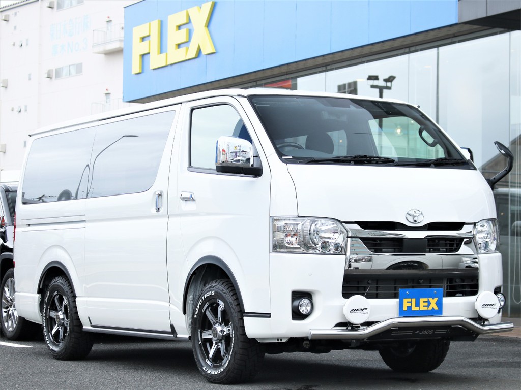 ジャオススキットバーとIPFフォグランプが4WDらしさを際立たせております！