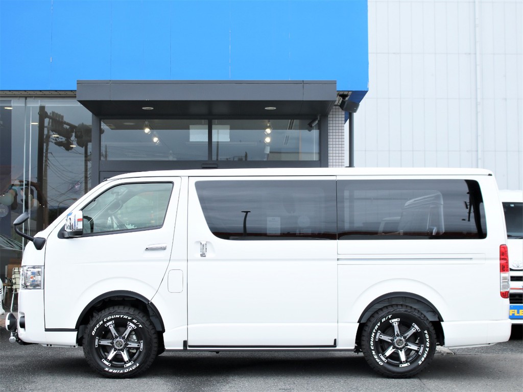 車高は純正車高となっております。