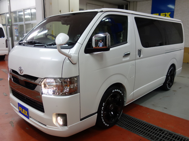 新車ハイエースＶダークプライムⅡ人気のファミリーパッケージ完成致しました！！店頭在庫車、即納車もご対応可能になります！！