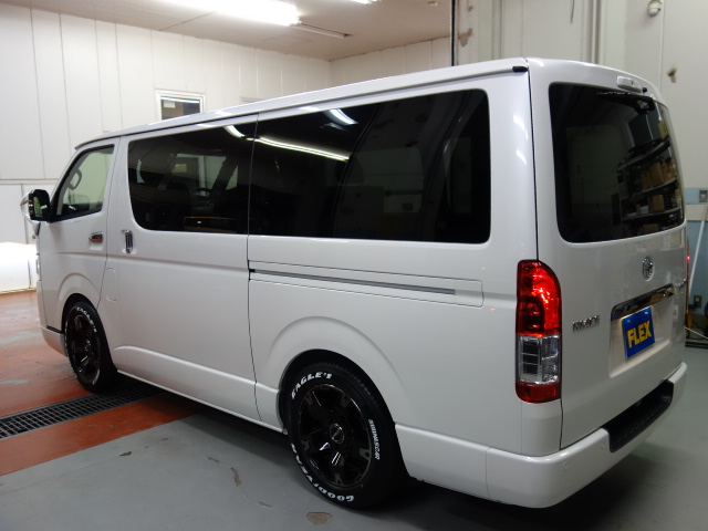 新車ハイエースＶダークプライムⅡ人気のファミリーパッケージ完成致しました！！店頭在庫車、即納車もご対応可能になります！！
