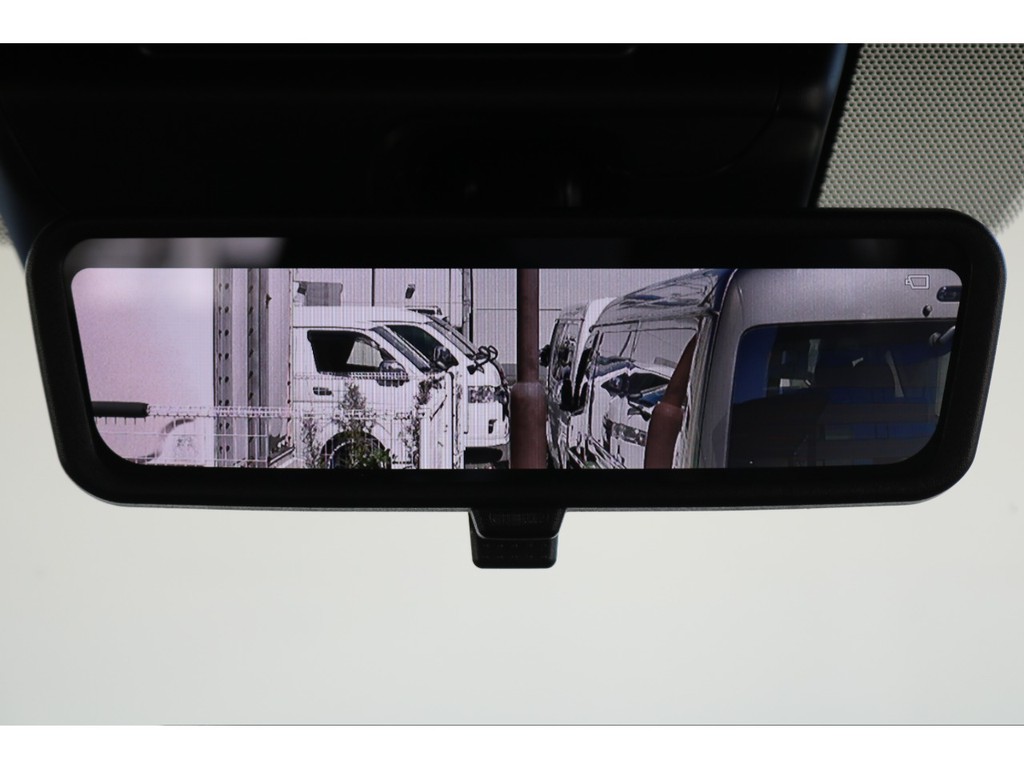 デジタルインナーミラー装備！新型のメーカーオプションです！