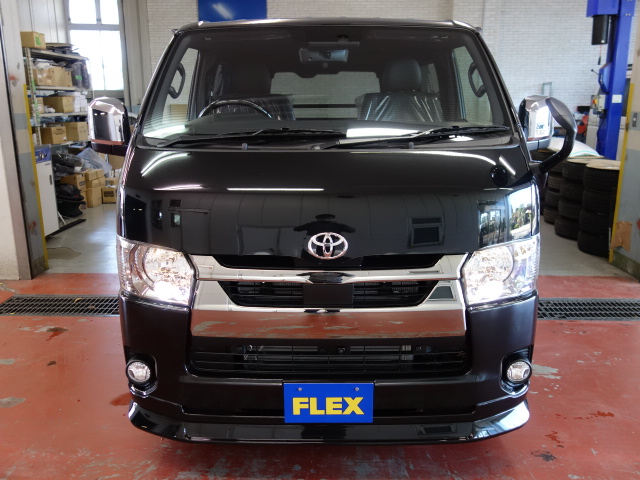 新車ハイエースＶダークプライムⅡ床張りナビパッケージ完成致しました！！店頭在庫車、即納車もご対応可能になります！！