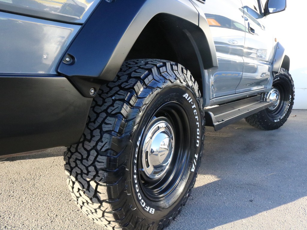 純正車高ですがリフトアップやショック変更なども出来ます！