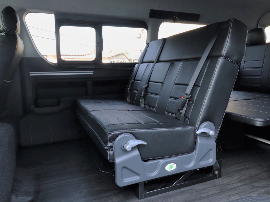 ２列シートはリクライニング出来ますよ！
