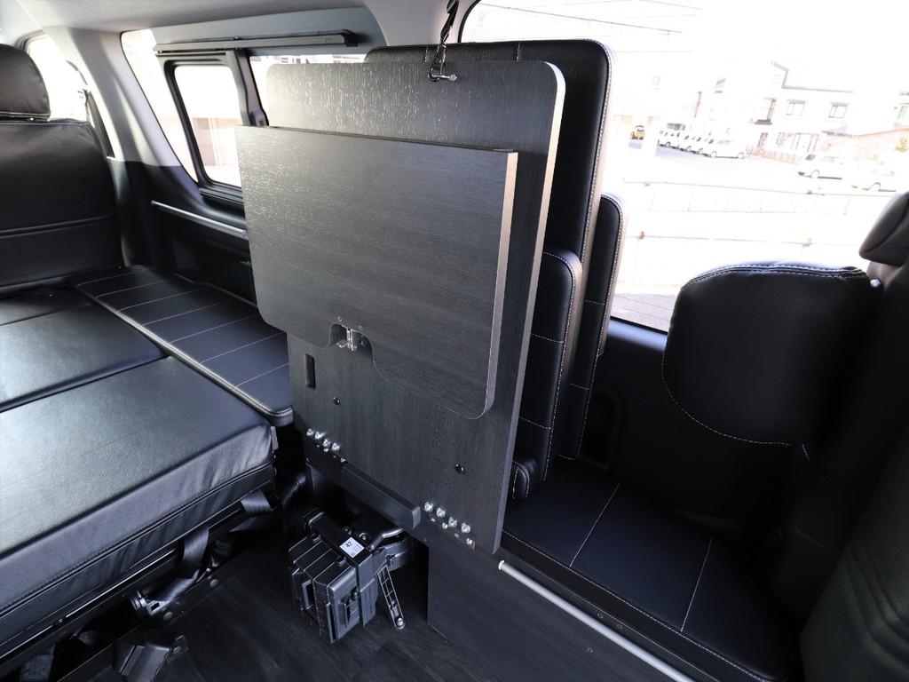 ３列目シートは跳ね上げ収納可能です！