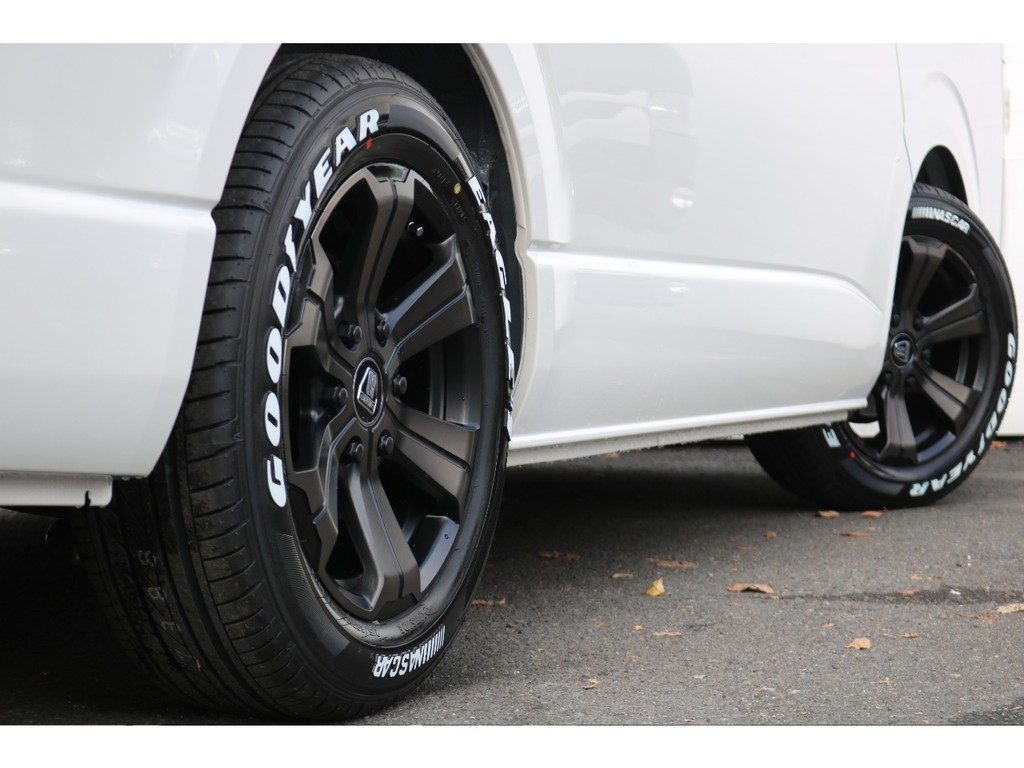 ＦＬＥＸバルベロ１７インチアルミ！ＧＯＯＤＹＥＡＲタイヤ！