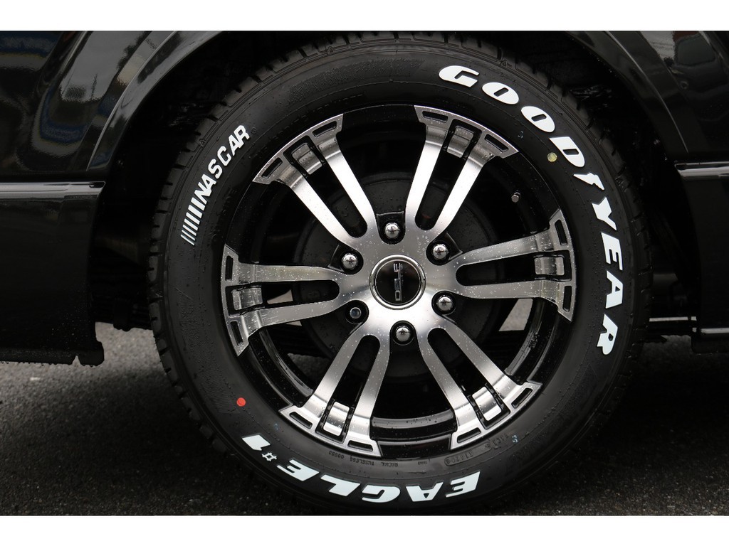 ＦＬＥＸ　Ｄｅｌｆ０２　１７インチアルミＧＯＯＤＹＥＡＲタイヤ