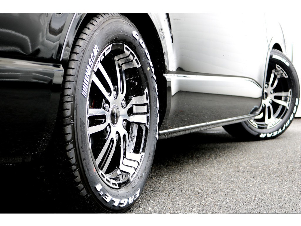 ＦＬＥＸ　Ｄｅｌｆ０２　１７インチアルミＧＯＯＤＹＥＡＲタイヤ