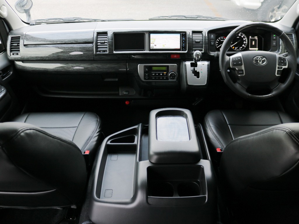 人気の内装架装を施した新型ハイエースワゴンＧＬが入庫いたしました♪